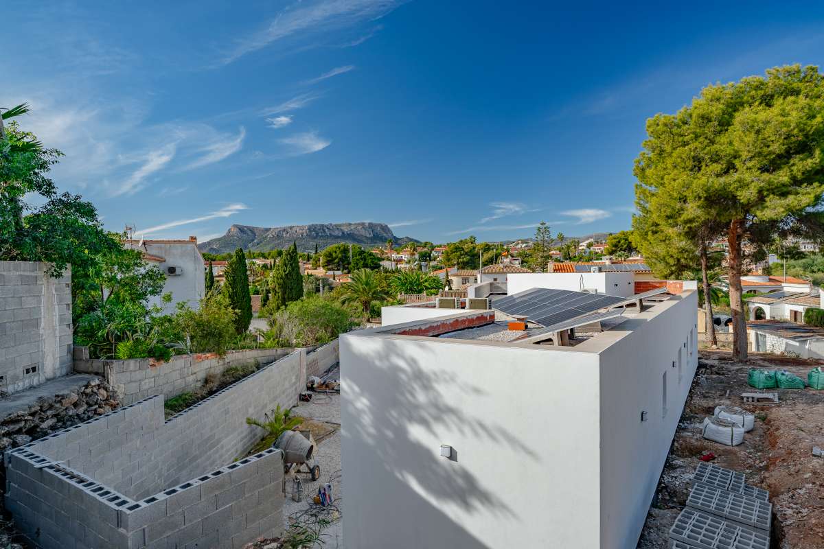 Private plot and outdoor area at a new build villa in Calpe within walking distance of the coast