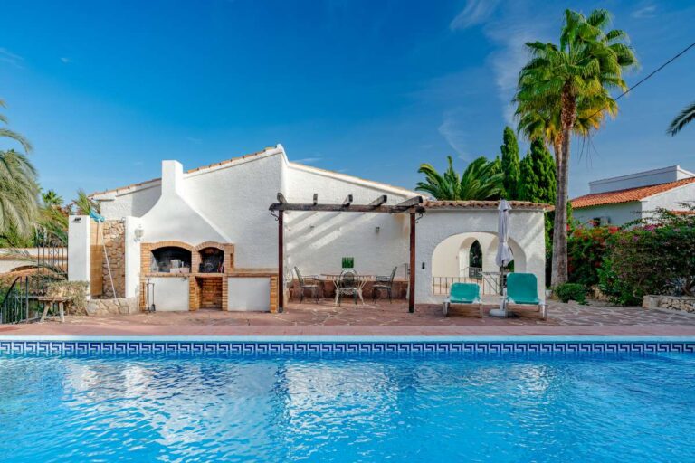 Private swimming pool and BBQ area at a Mediterranean villa in Maryvilla, Calpe.