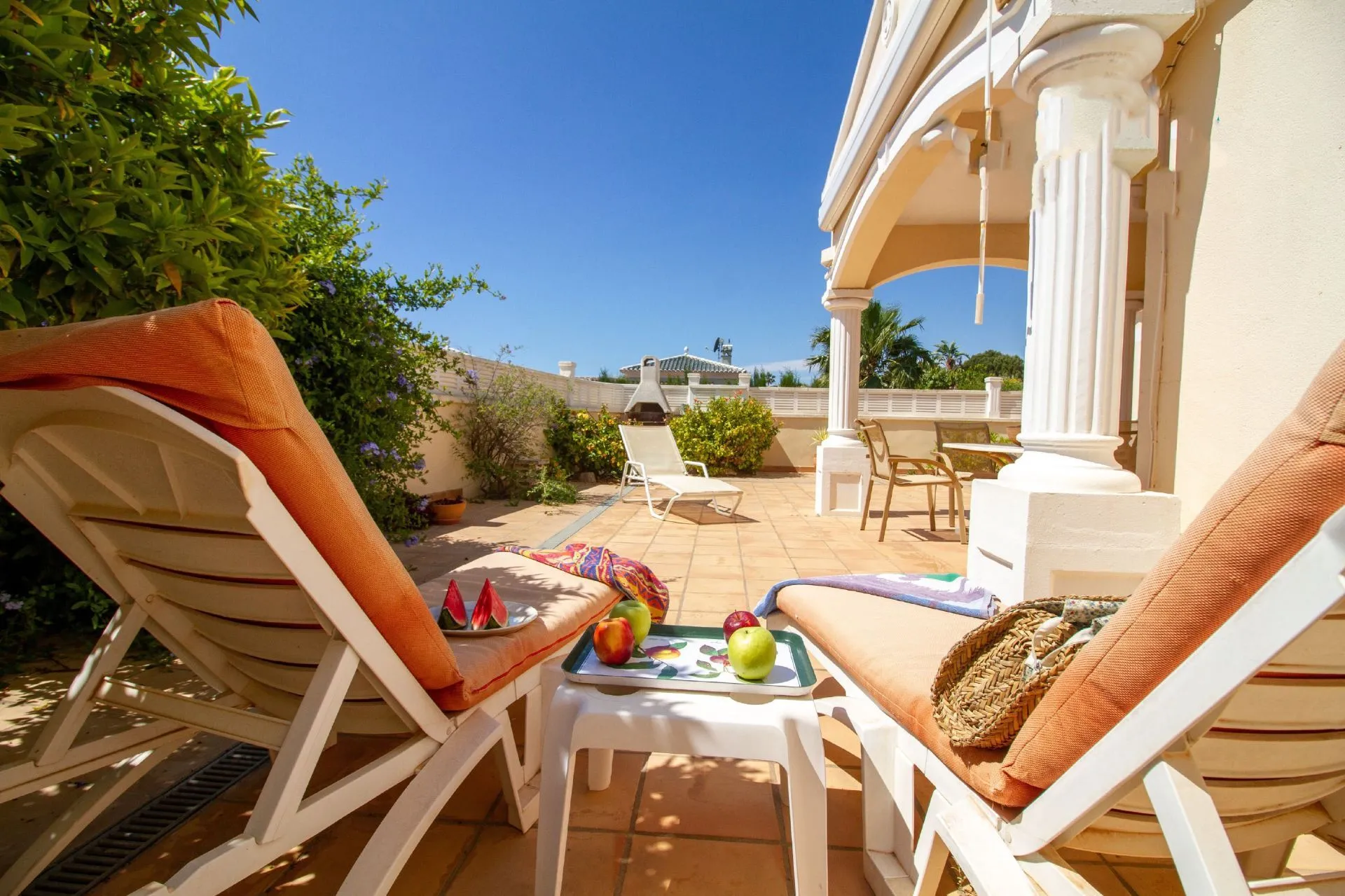 Private terrace seating area at bungalow in La Vallesa Calpe