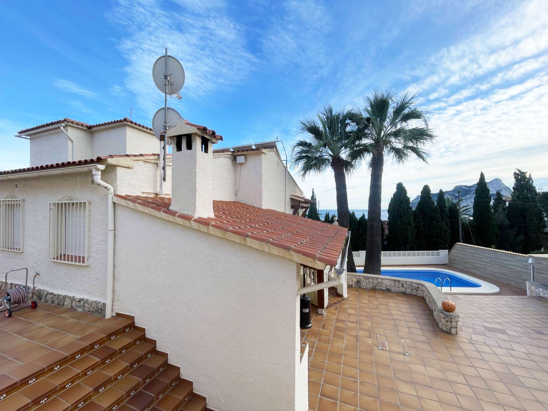 Renovated villa exterior with private pool and Peñón de Ifach views in Calpe