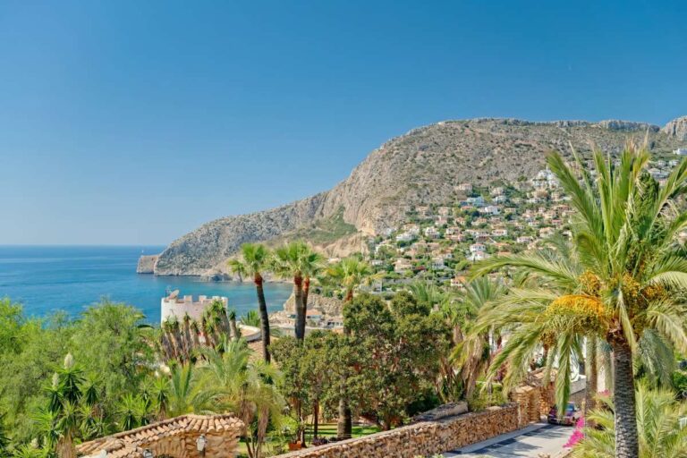 Sea views and coastal scenery from a second line Mediterranean villa near Puerto Blanco in Calpe.