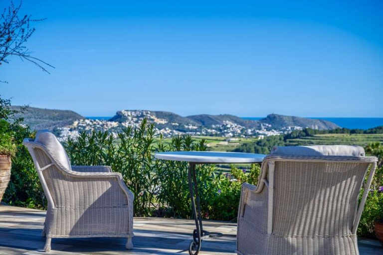 Traditional Spanish Finca with Sea Views and Guest House near Moraira