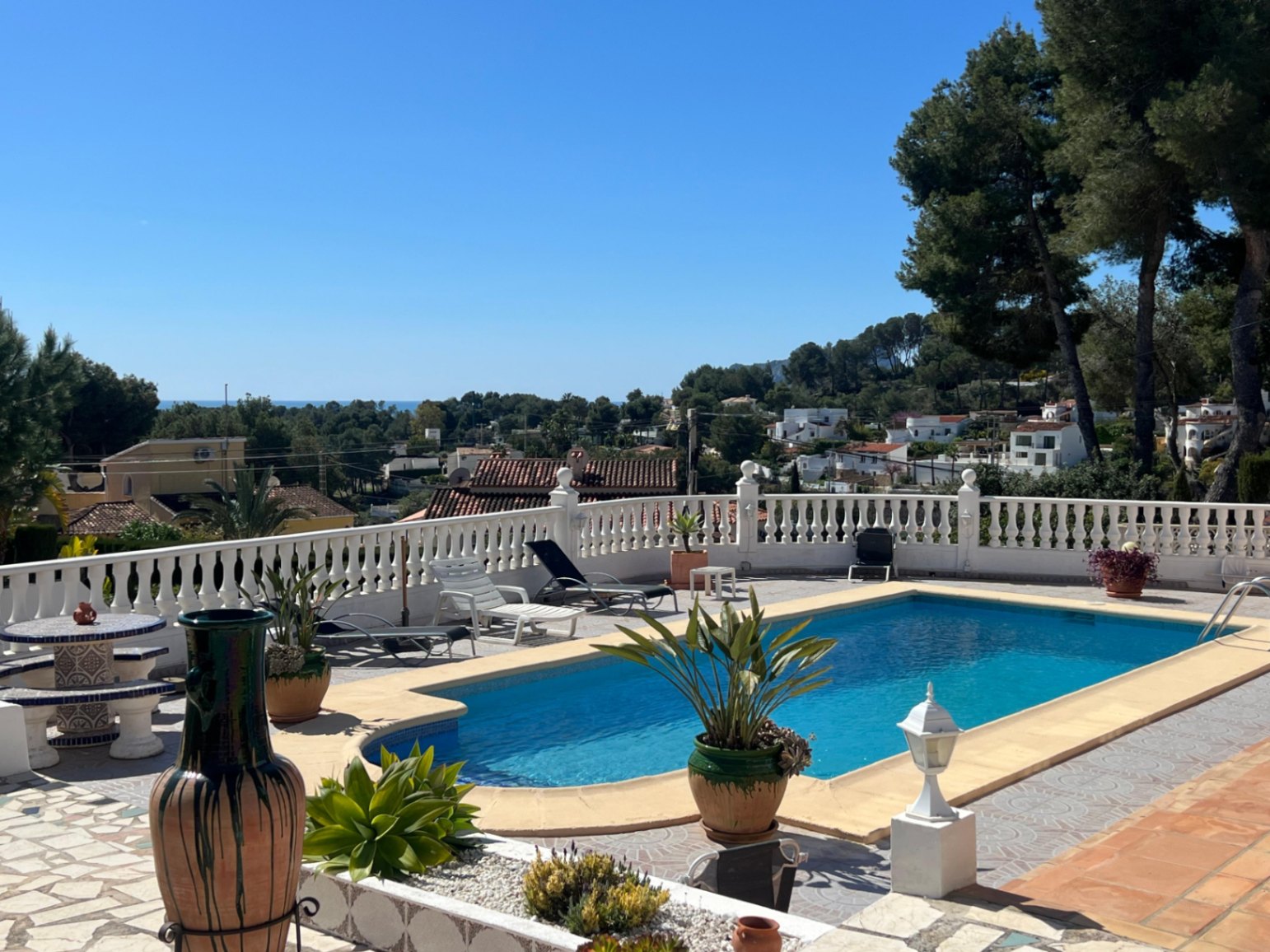 Swimming pool with open views at Mediterranean villa in Benissa