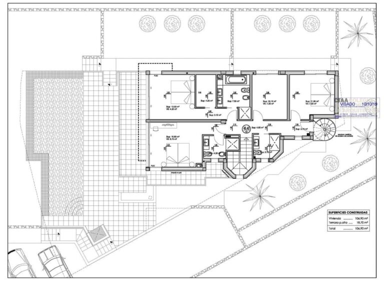 Grundriss des Obergeschosses einer neu gebauten Luxusvilla in der Nähe des Yachthafens Puerto Blanco in Calpe mit Schlafzimmeraufteilung, Badezimmern, Terrassen und Poolbereich