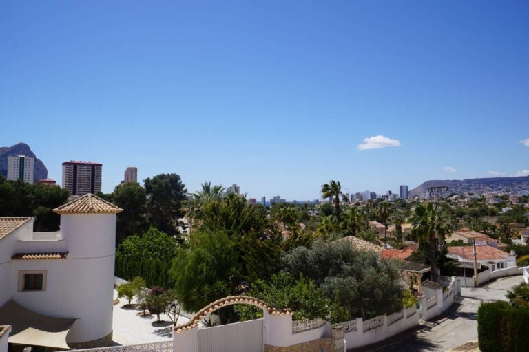 Views over Calpe from a Mediterranean villa within a 10-minute walk of La Calalga Beach.