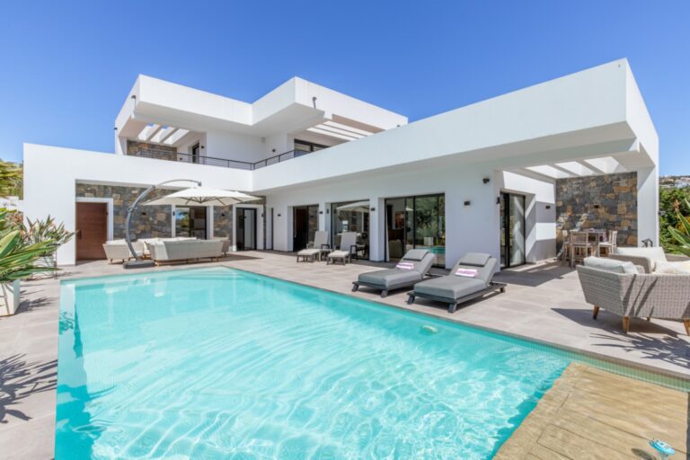 Luxurious Modern Villa with Heated Pool in Solpark, Moraira