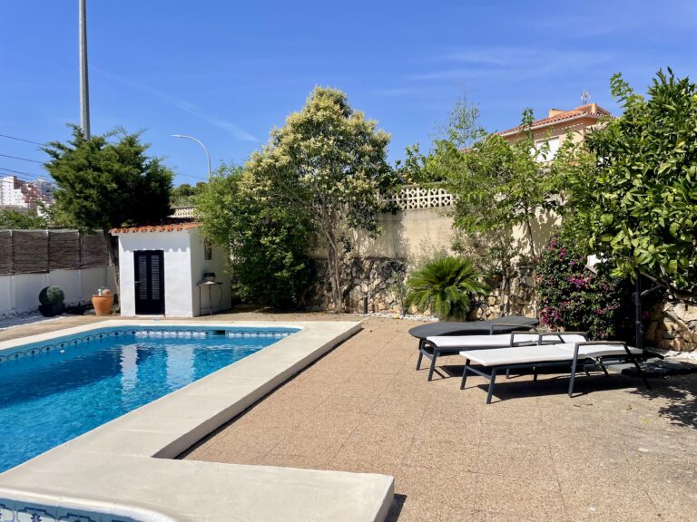 Private pool and low-maintenance garden at a villa in Calpe