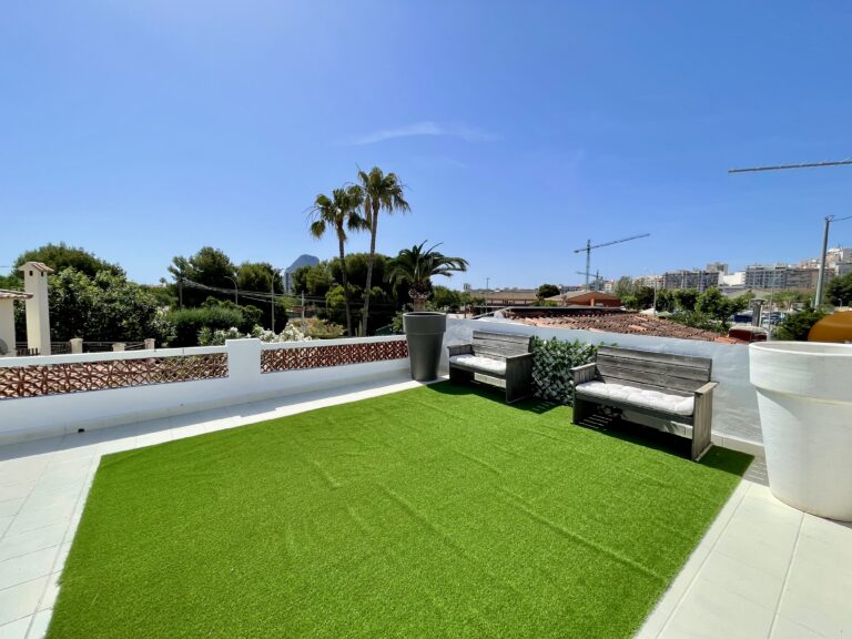 Rooftop terrace with open views at a villa within walking distance of Calpe town