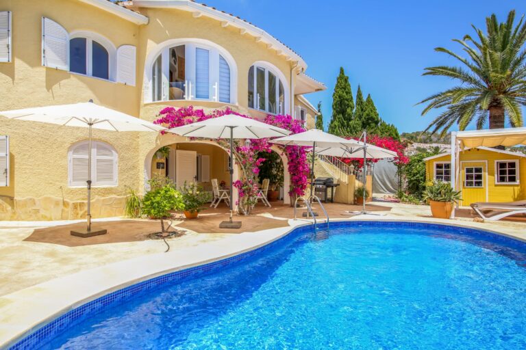 Exterior view of a sea view villa in Calpe with private swimming pool