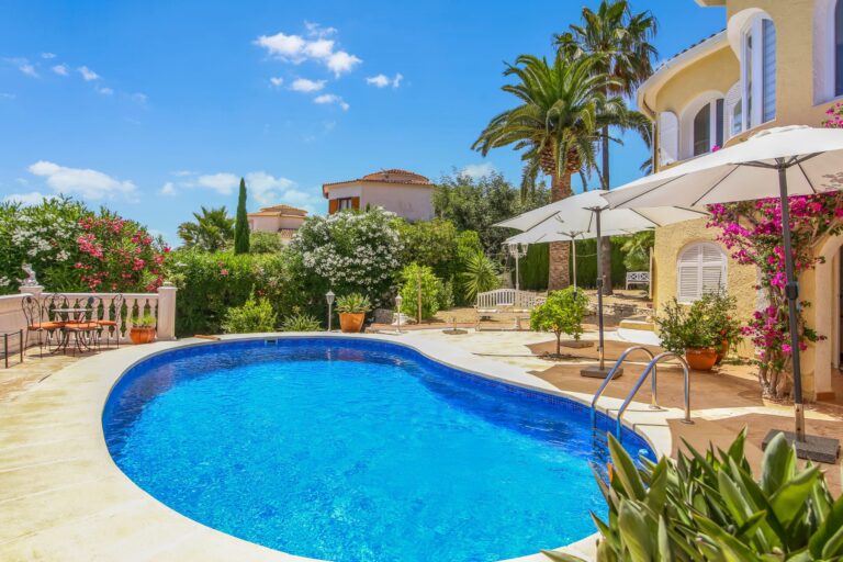Private pool and Mediterranean garden at a sea view villa for sale in Calpe