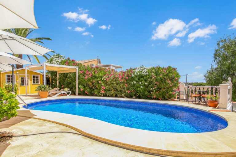 Saltwater swimming pool and sun terrace at a villa for sale in Calpe